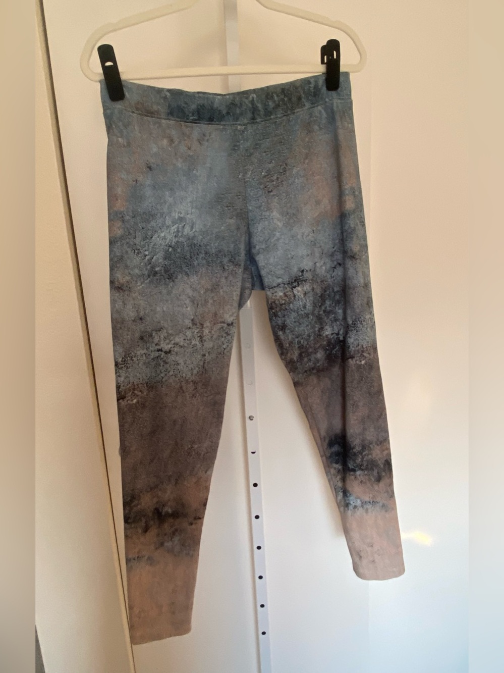 Soft Surroundings Tie-Dye Style Leggings in Blue and Tan Medium